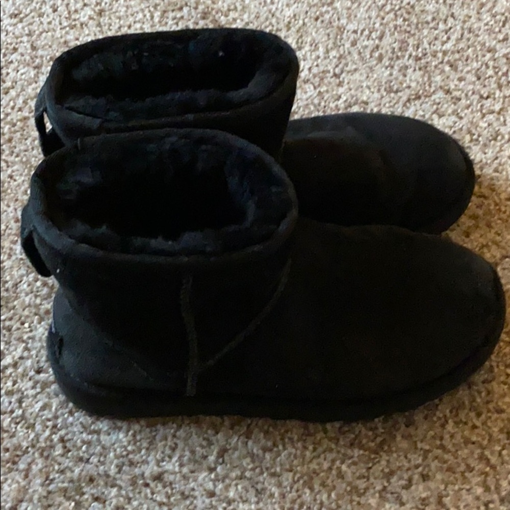 Women’s Uggs size 6